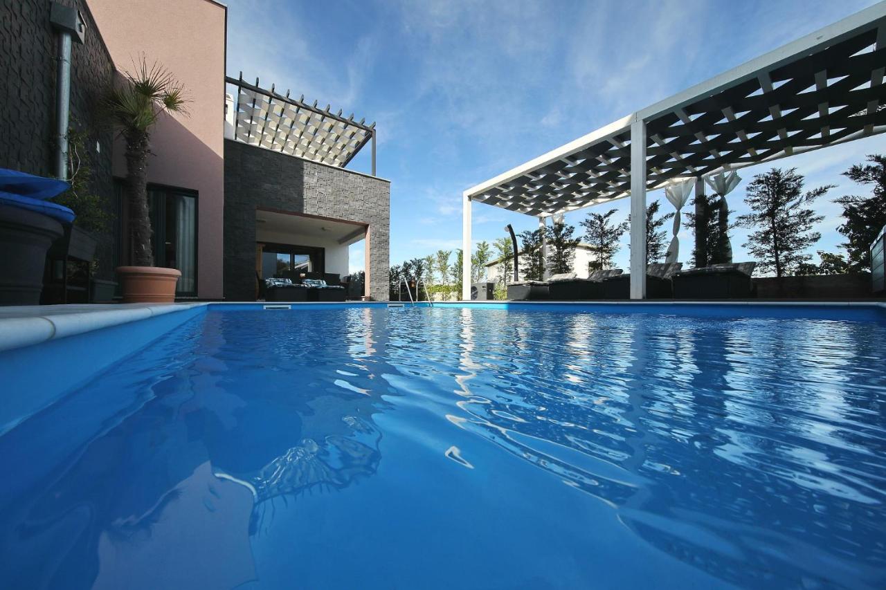 Villa con Piscina Privata