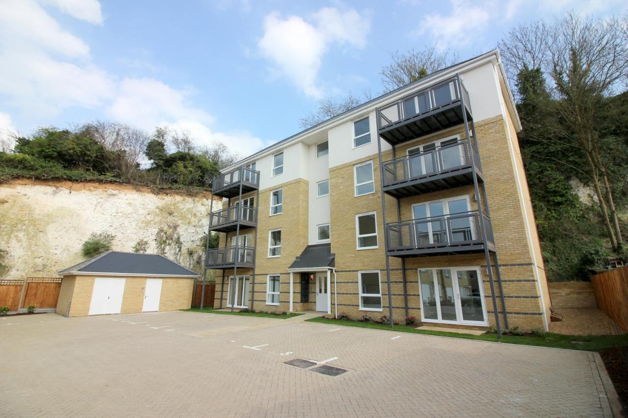 Hertford Serviced Apartments by Payman Club - B&B