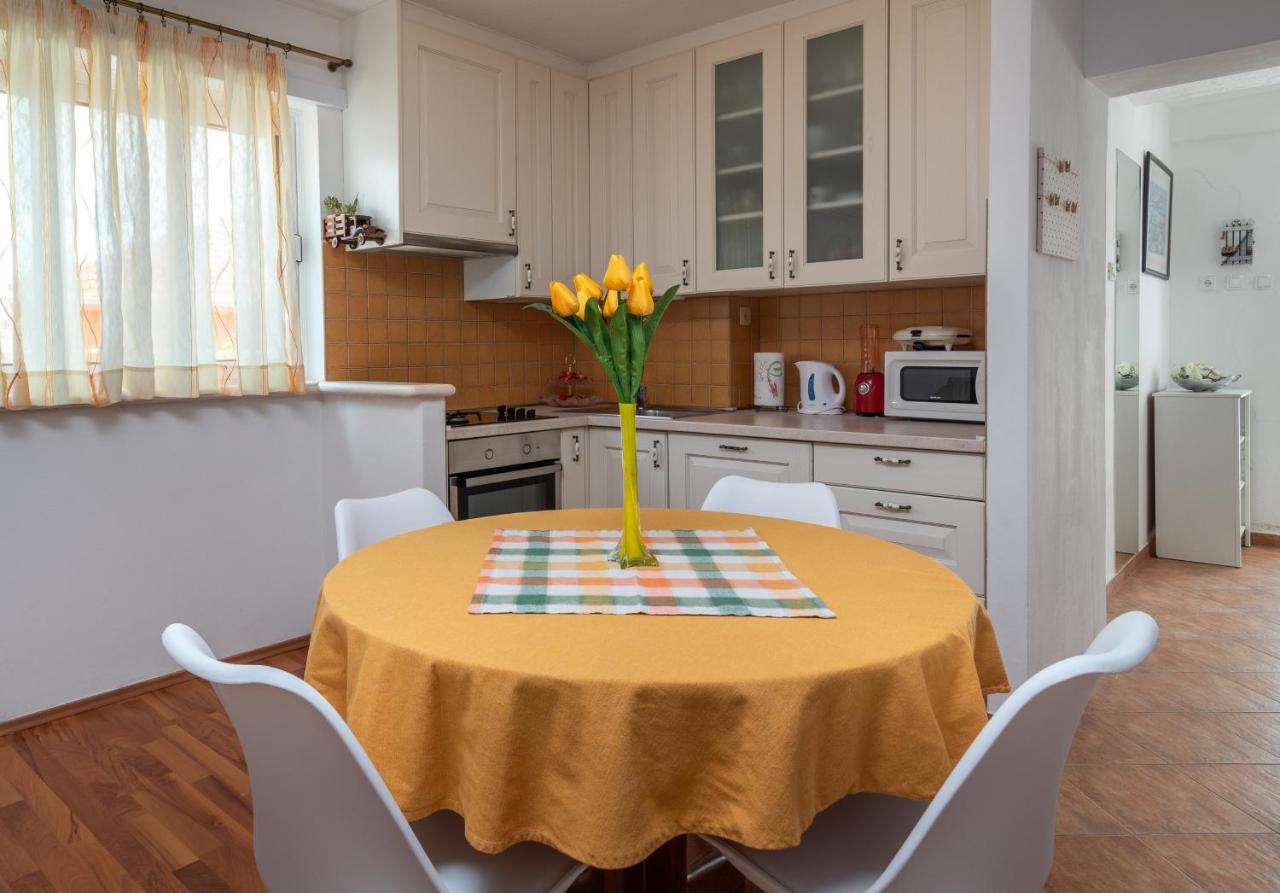 B&B Trogir - Apartment Dinka - Bed and Breakfast Trogir