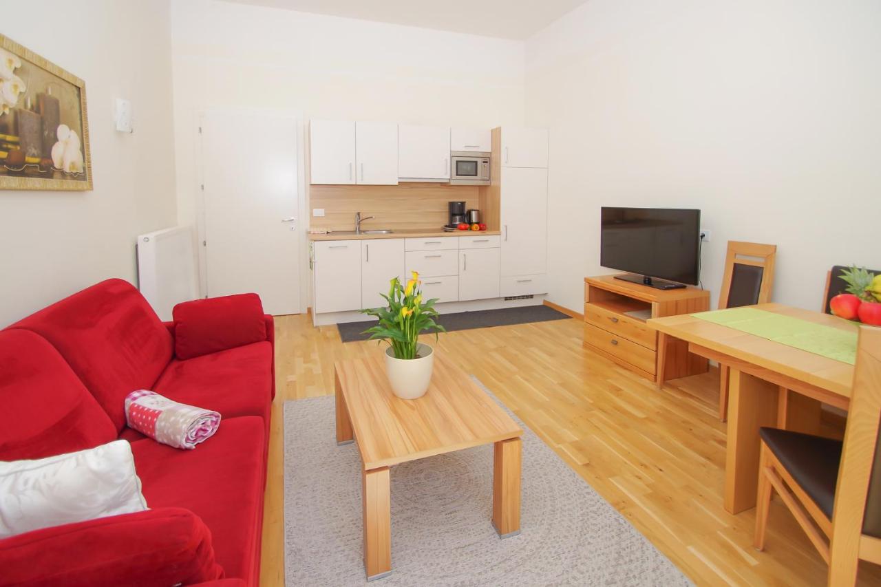 One-Bedroom Apartment with Garden View