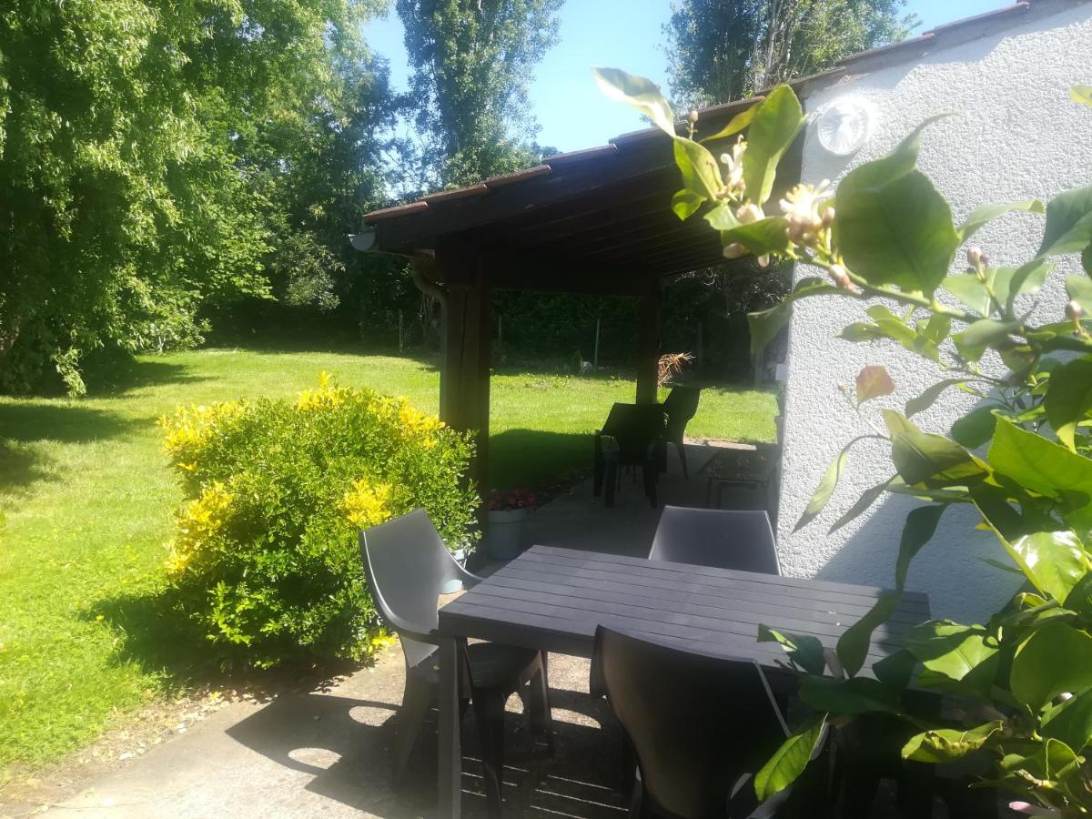 Studio avec jardin à 5 min du Parc Walibi - B&B Roquefort