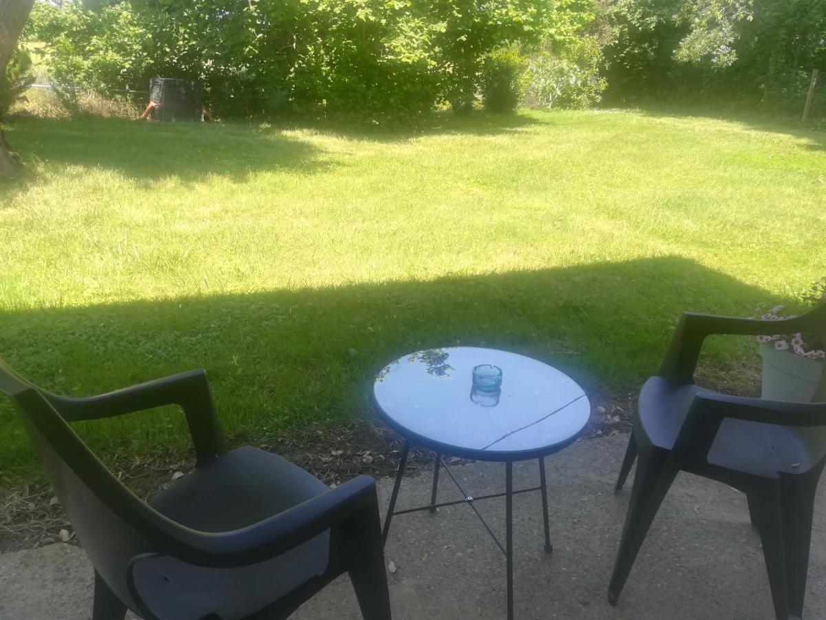 Studio avec jardin à 5 min du Parc Walibi - B&B