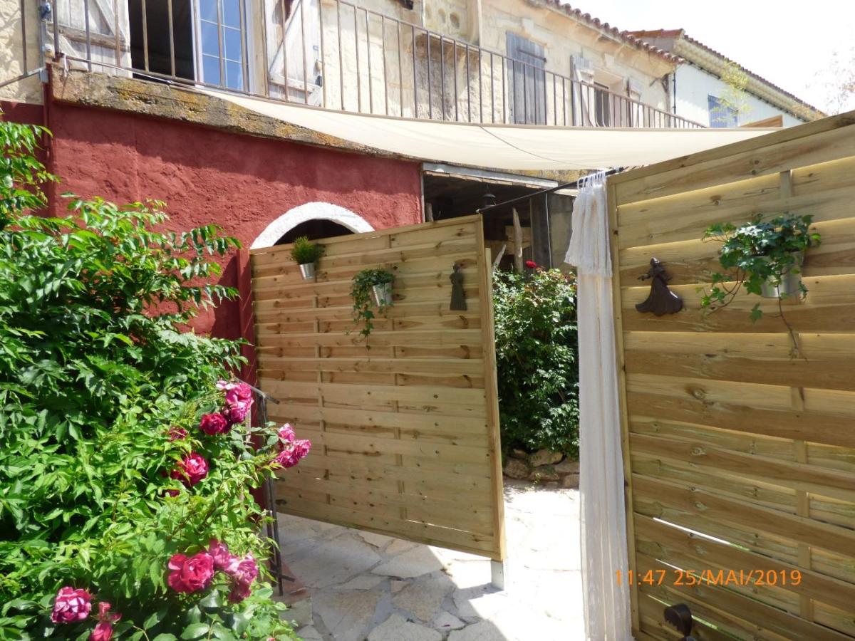 MAS MAURANE-Chambre d'hôte avec SPA privé aux portes d'ARLES - B&B Tarascona