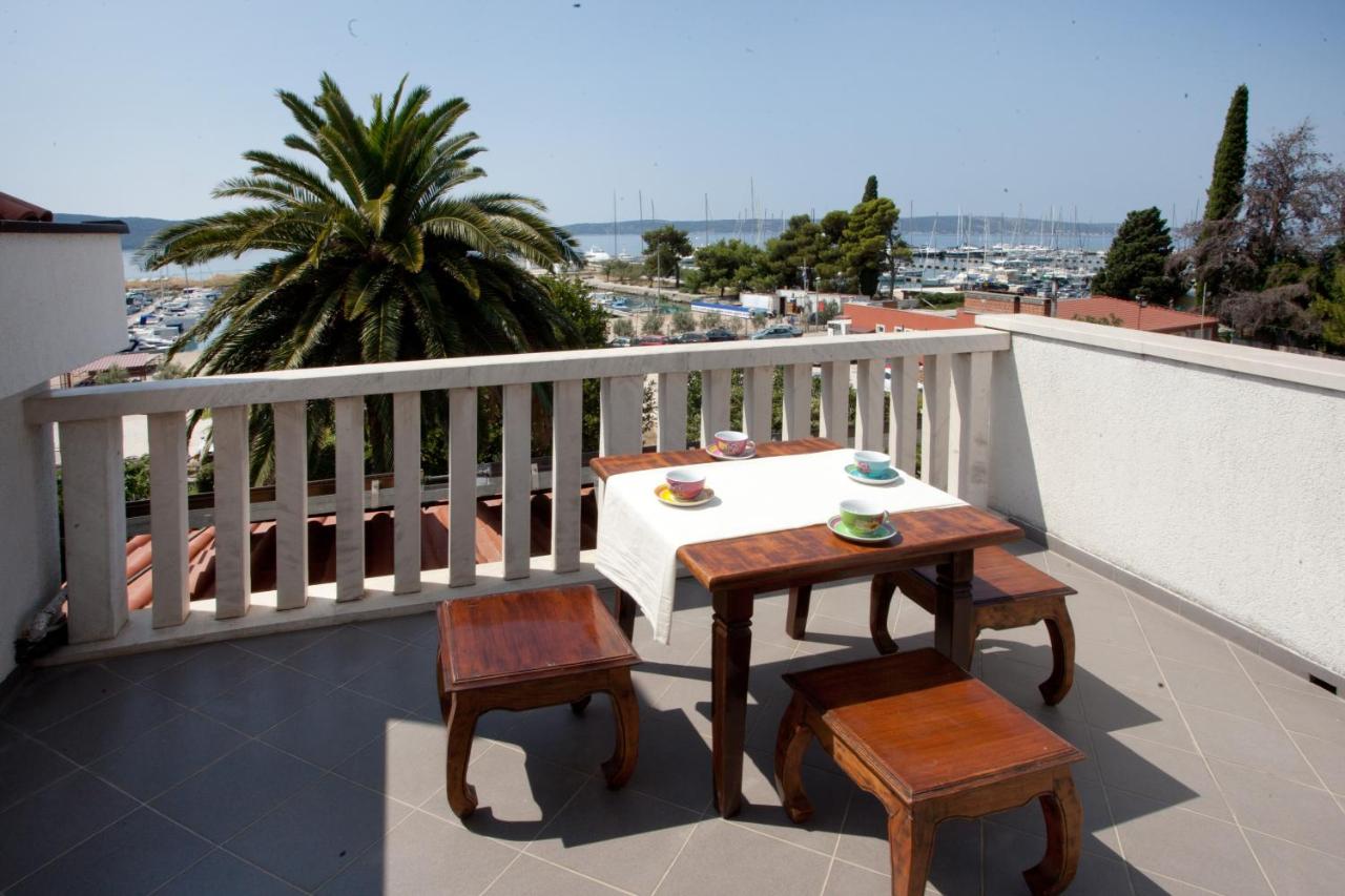 Appartamento con 2 Camere da Letto, Terrazza e Vista Mare