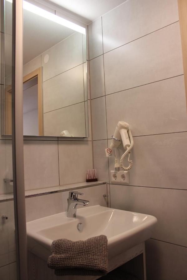 Apartment with Shower