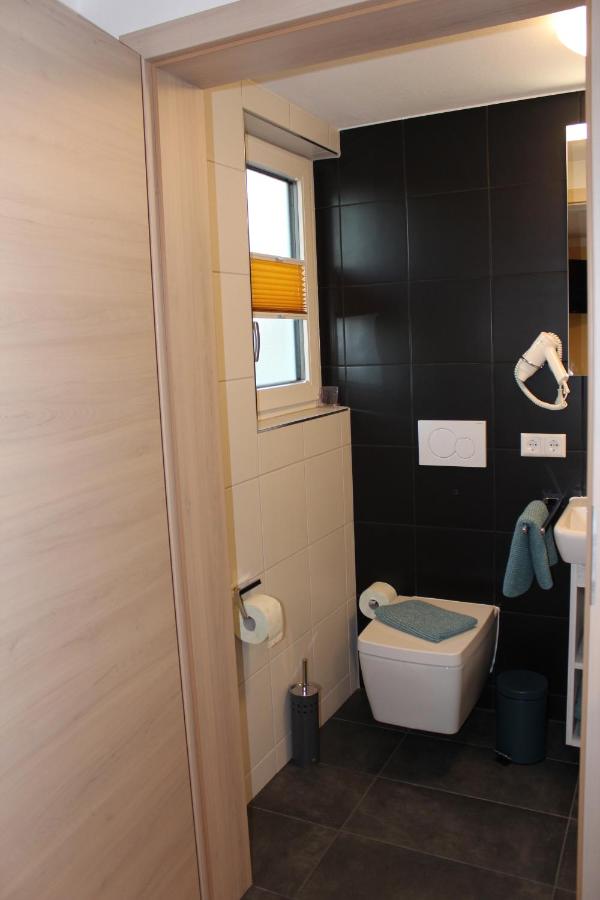 Apartment with Shower