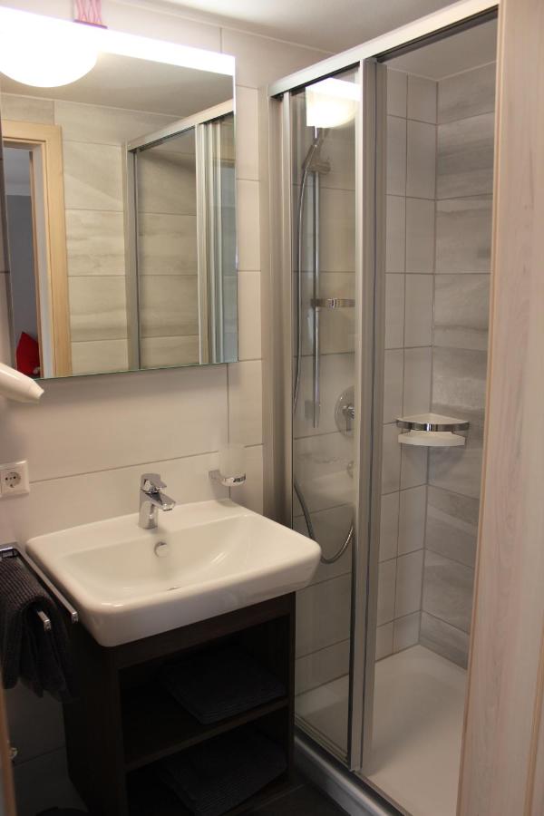 Apartment with Shower