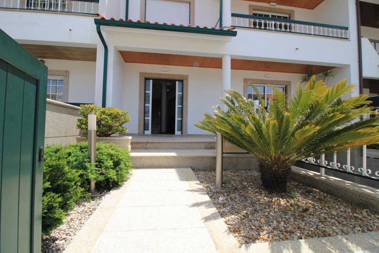 Family Beach House in Amorosa, Northern Portugal - B&B