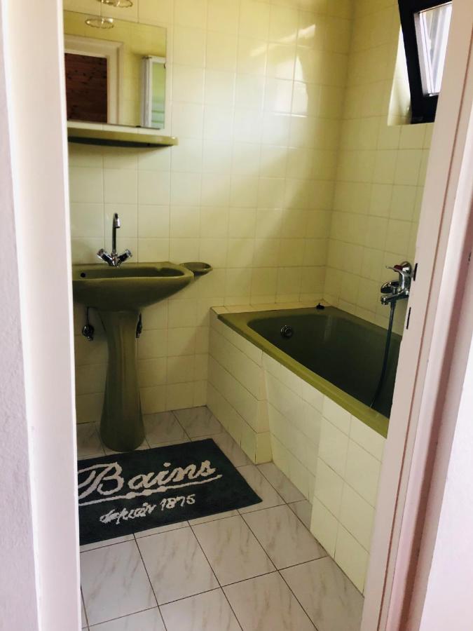 Apartment mit Balkon