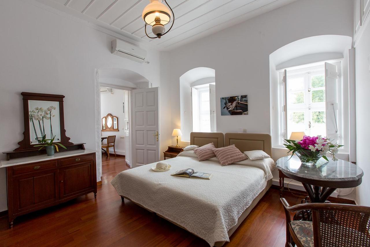 Triple Room with Garden View