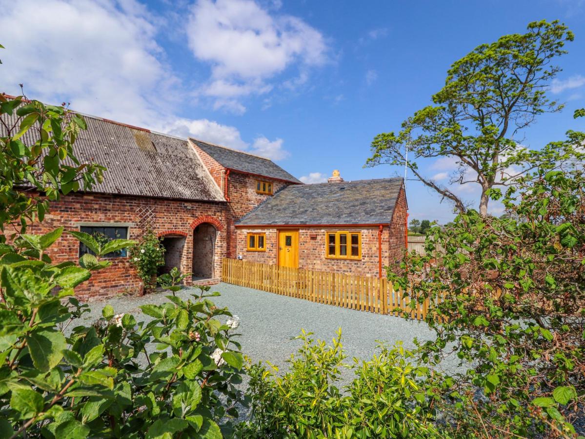 B&B Oswestry - The Tractor Shed - Bed and Breakfast Oswestry