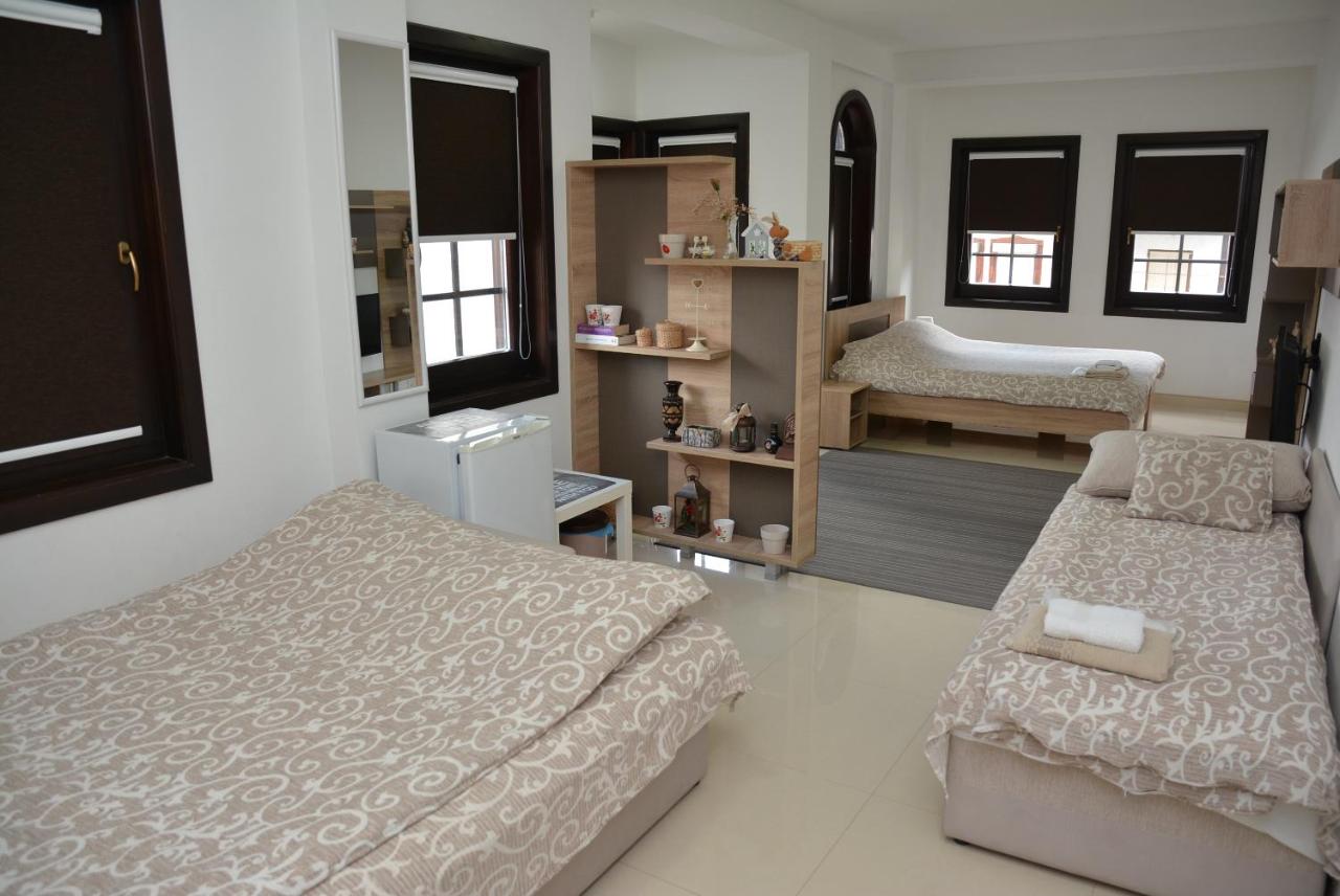 Camera Familiare con Balcone e Vista Lago