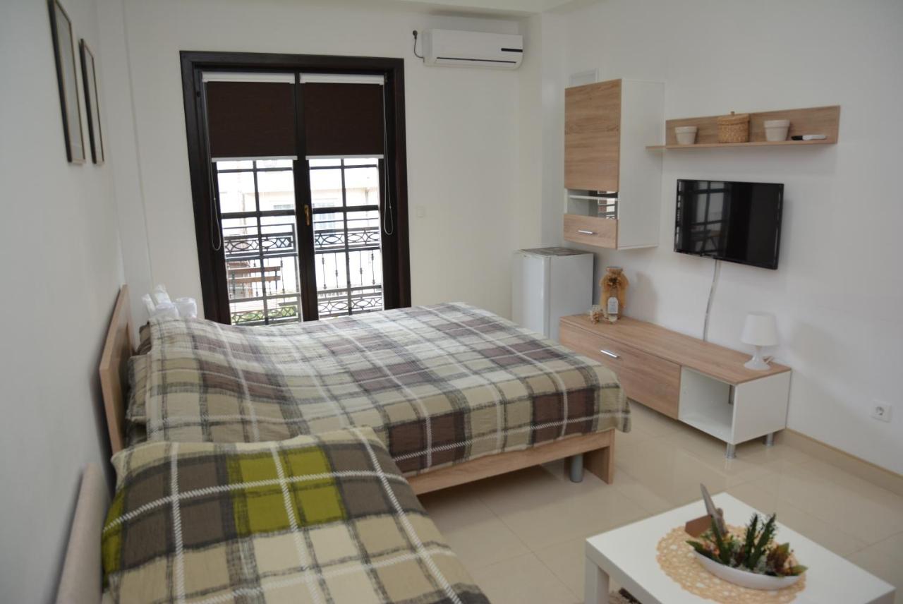 Double Room with Extra Bed - Balcony and Side Lake View