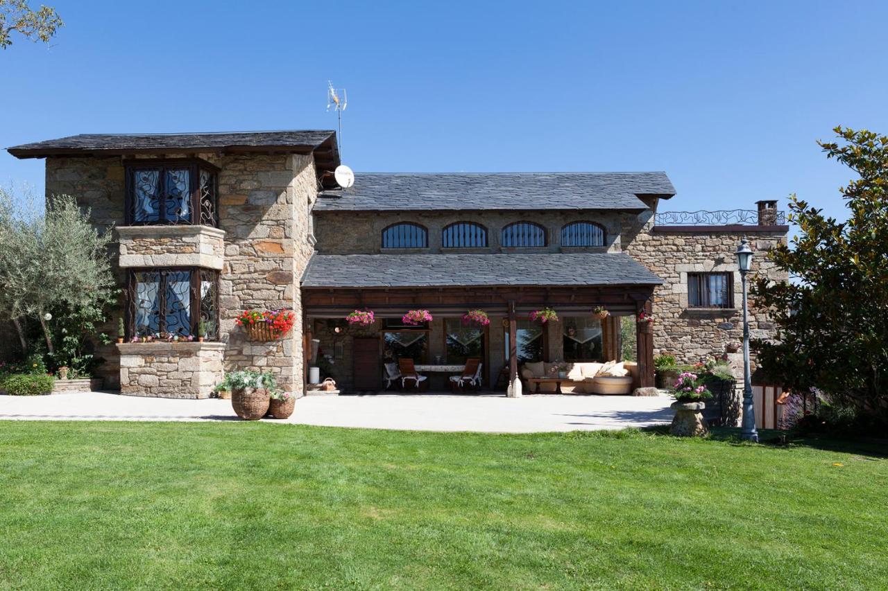 Villa Rural "La casa de ANA" - B&B Muelas de los Caballeros