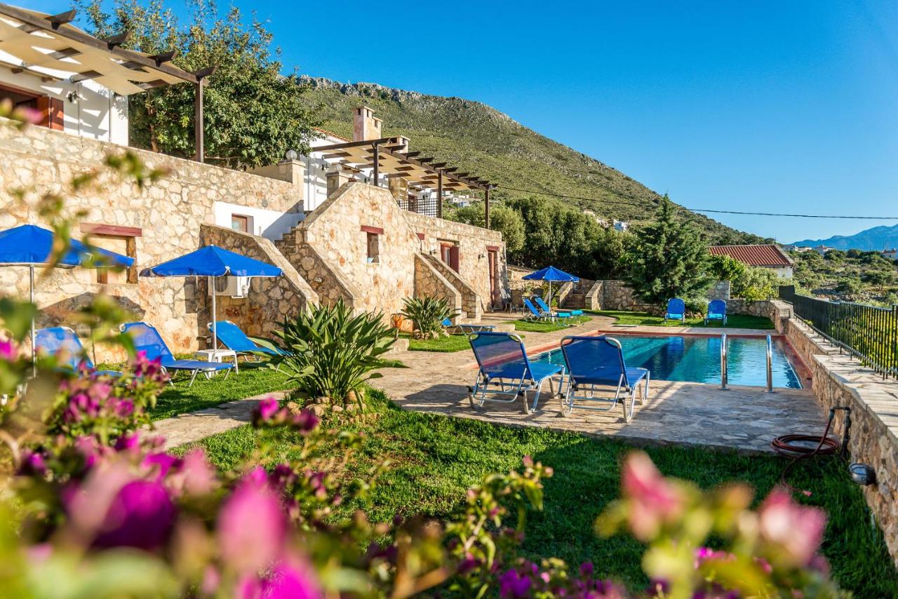 Artemida Traditional Homes BY APOKORONAS-VILLAS - B&B