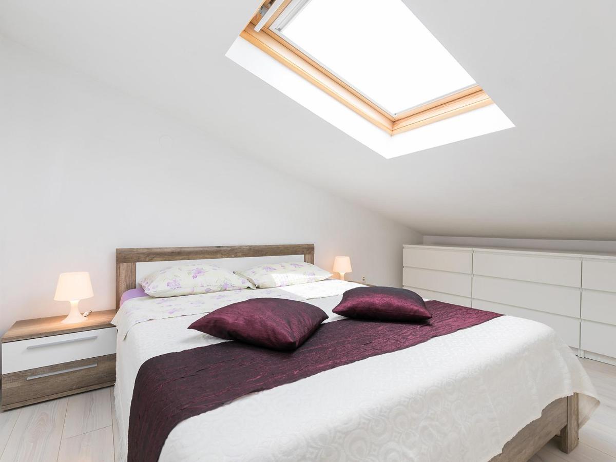 Appartamento con 1 Camera da Letto e Vista Mare 