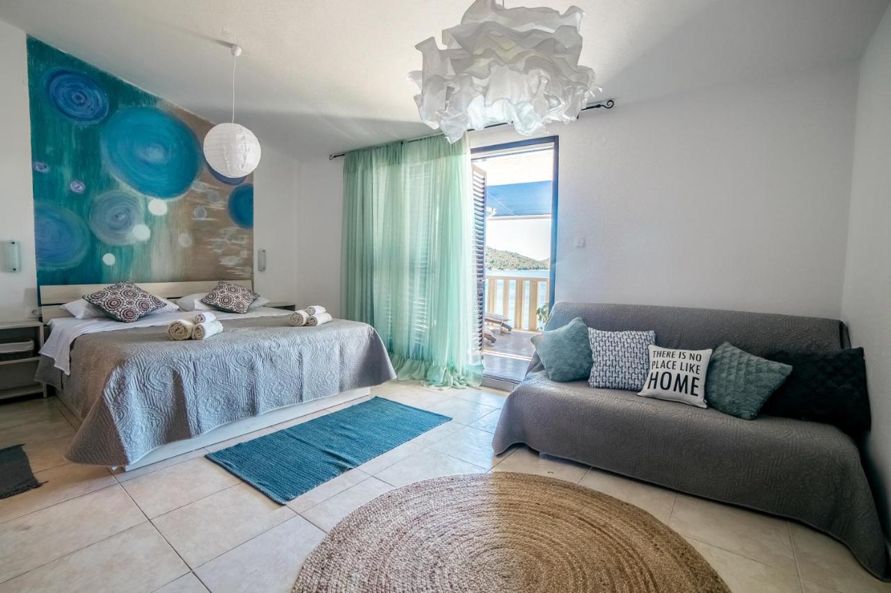 Studio Apartment with Sea View