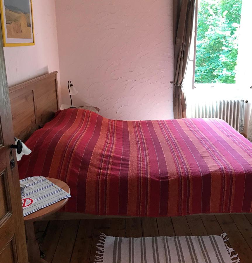 Chambre Lit Queen-Size - Vue sur Jardin