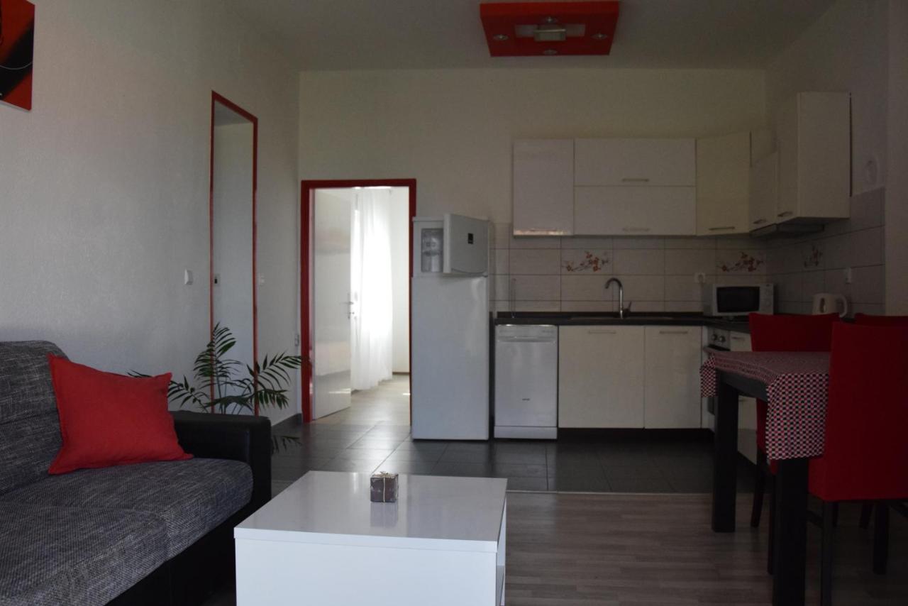 Apartman Ana - Ferienwohnung Sali