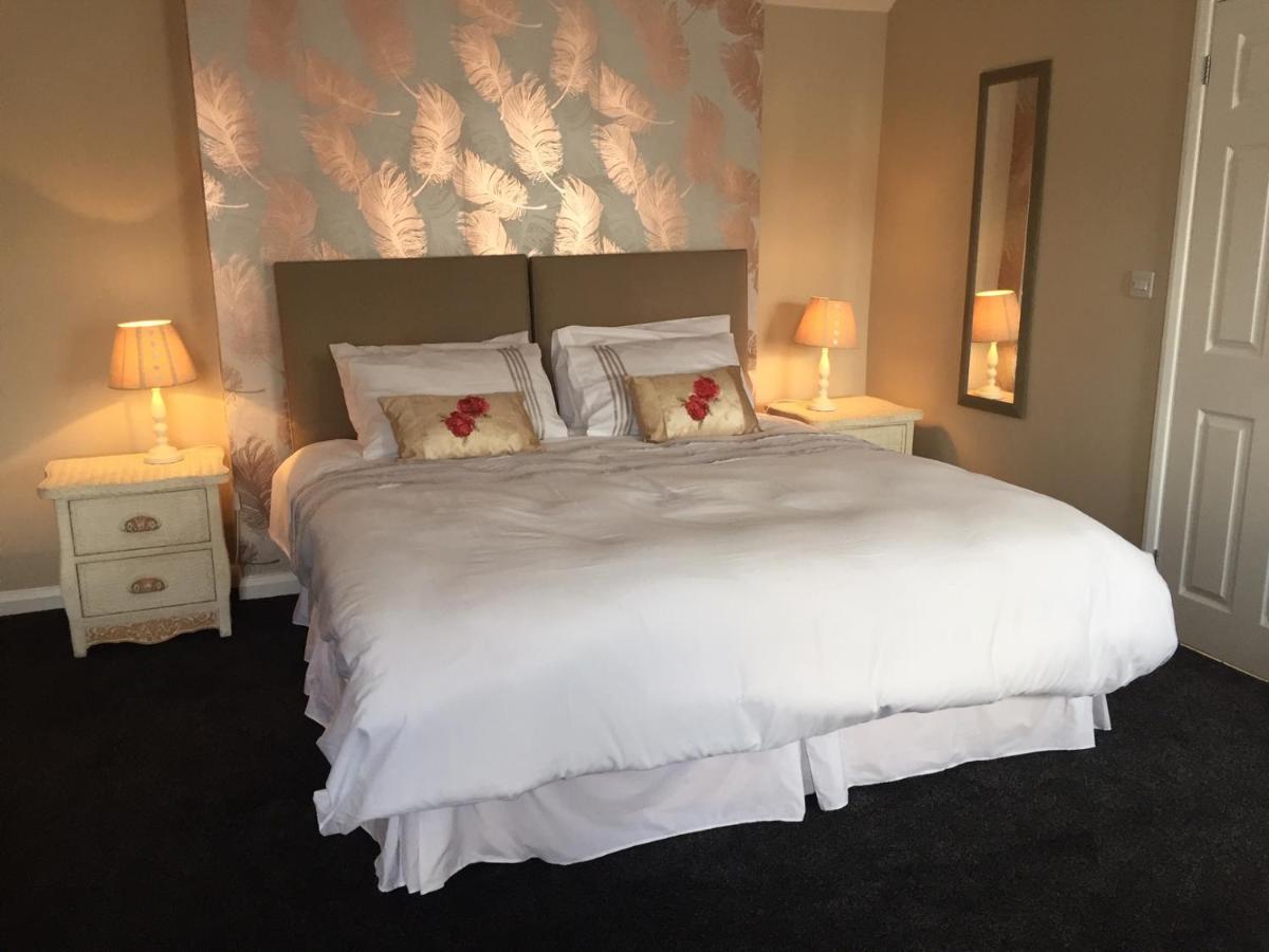 Deluxe Apartment 2