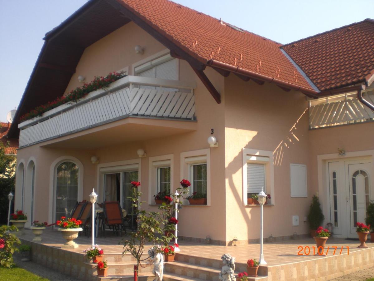 Majláth Vendégház - B&B Bük