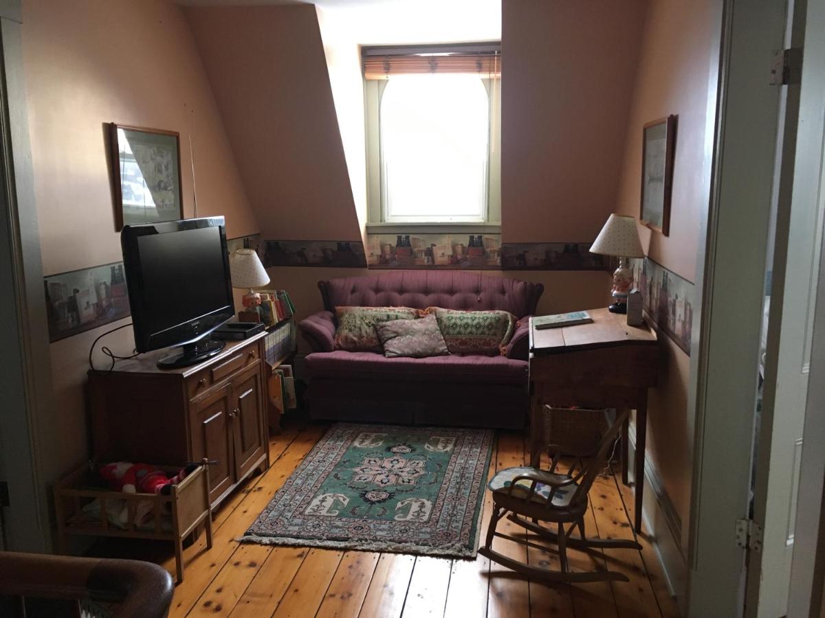 Deluxe Family Suite