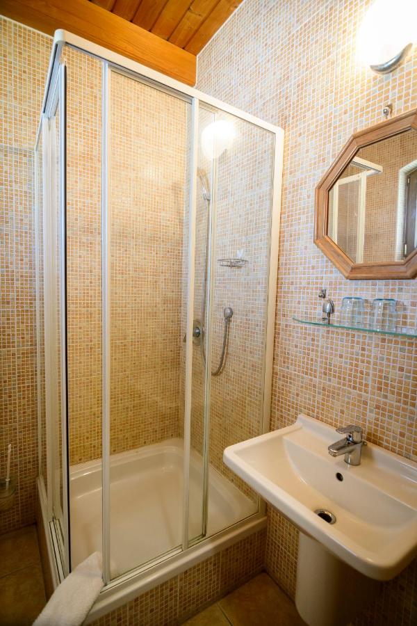 Chambre Triple avec Salle de Bains