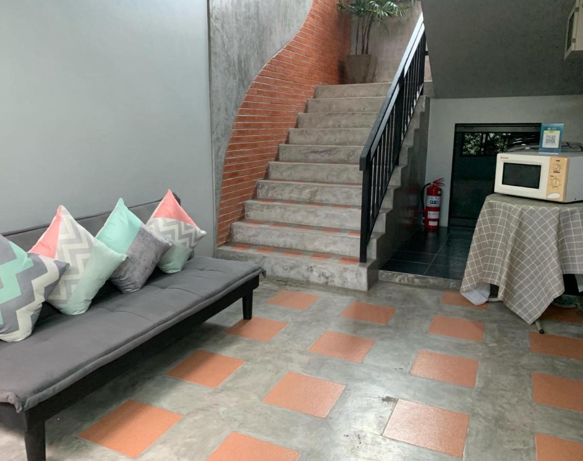 Isayarada Apartment - Ferienwohnung