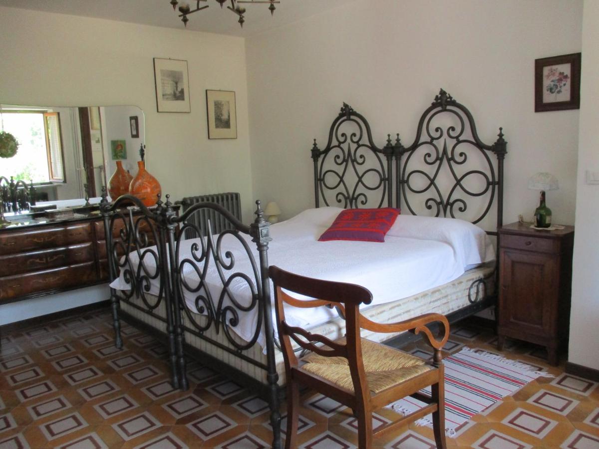 B&B Casalborgone - Emeroteca del '900 - Bed and Breakfast Casalborgone