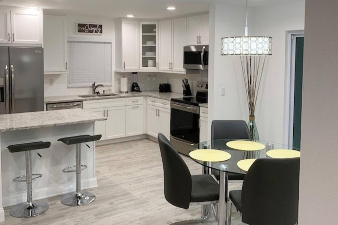 Bradenton Retreat - B&B