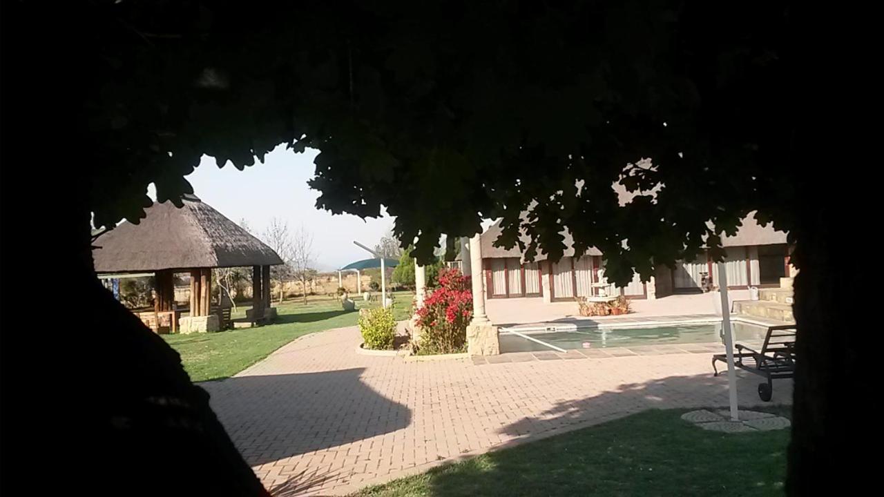 Stone Hounds Lodge - B&B Magaliesburg