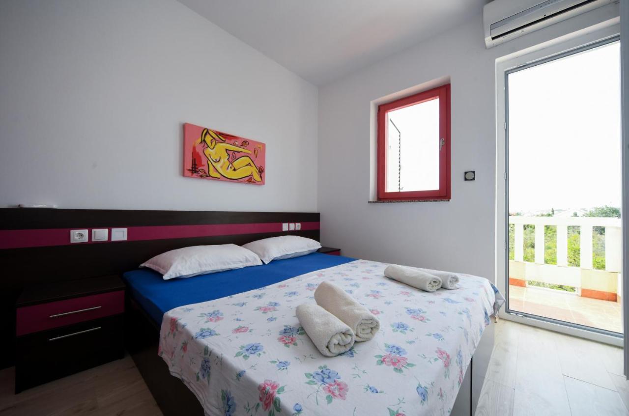 Apartamento de 2 dormitorios con terraza