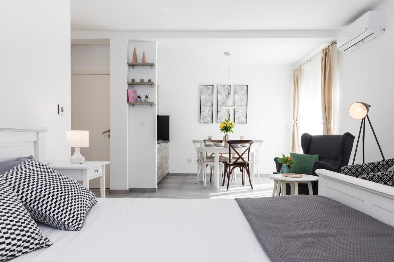 Studio Apartment with Sea View