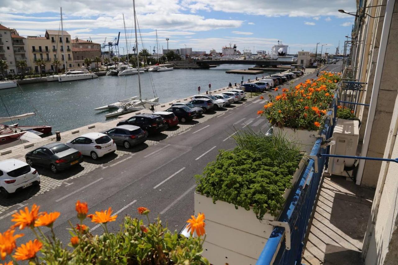 grand appartement sur canal a 2 pas du centre ville de Sète - Chambres d’hôtes Sète