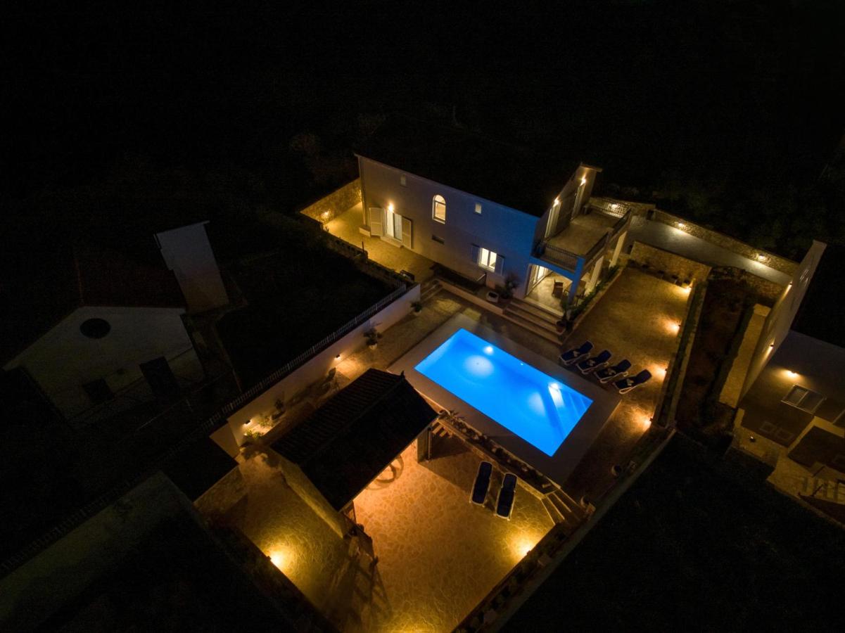 Villa con Piscina Privata 