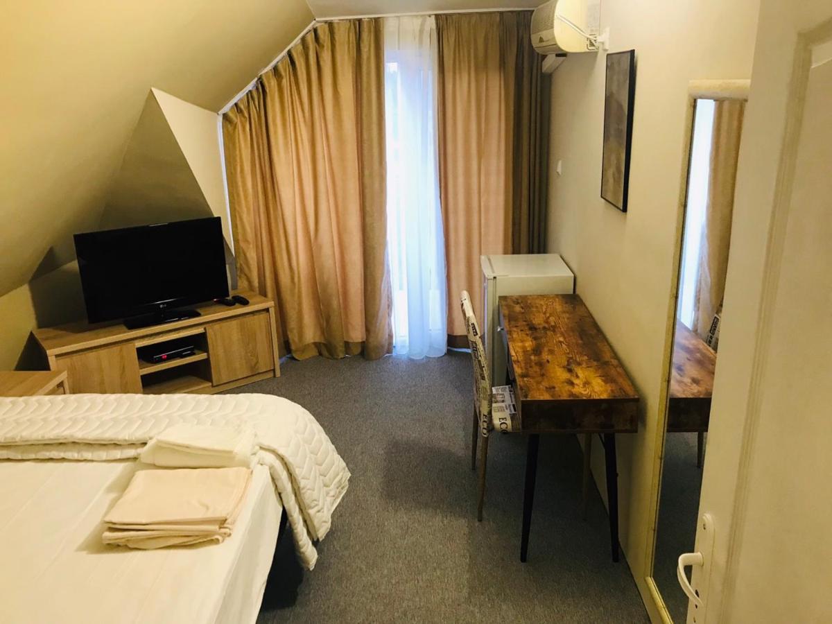 Doppelzimmer mit Balkon