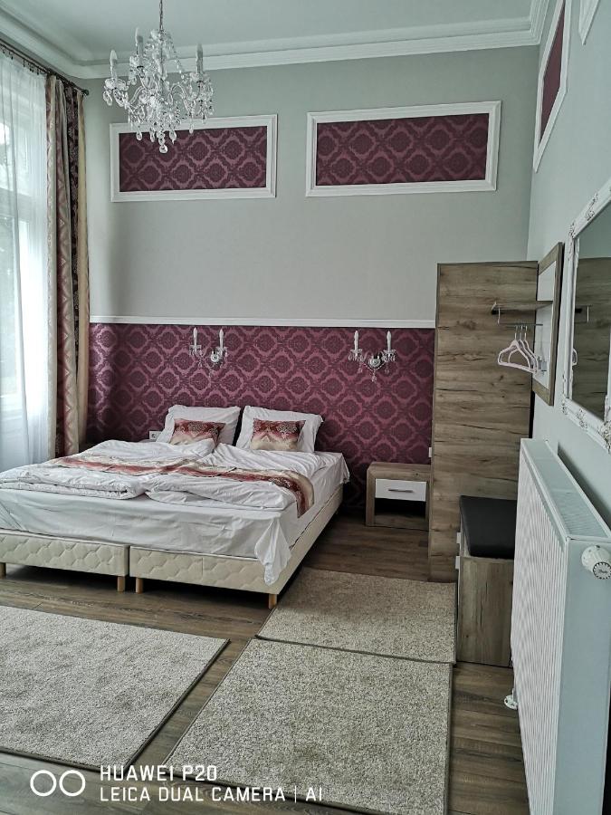 Standard Queen Room with Two Queen Beds