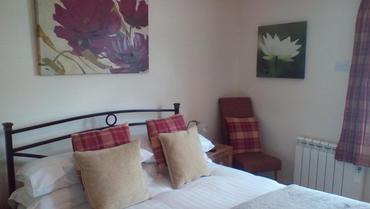 Double Ensuite Room - Poachers Mews 2B