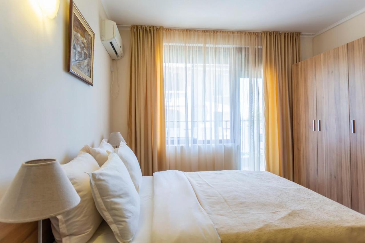 Appartamento con 2 Camere da Letto e con Vista Mare Parziale