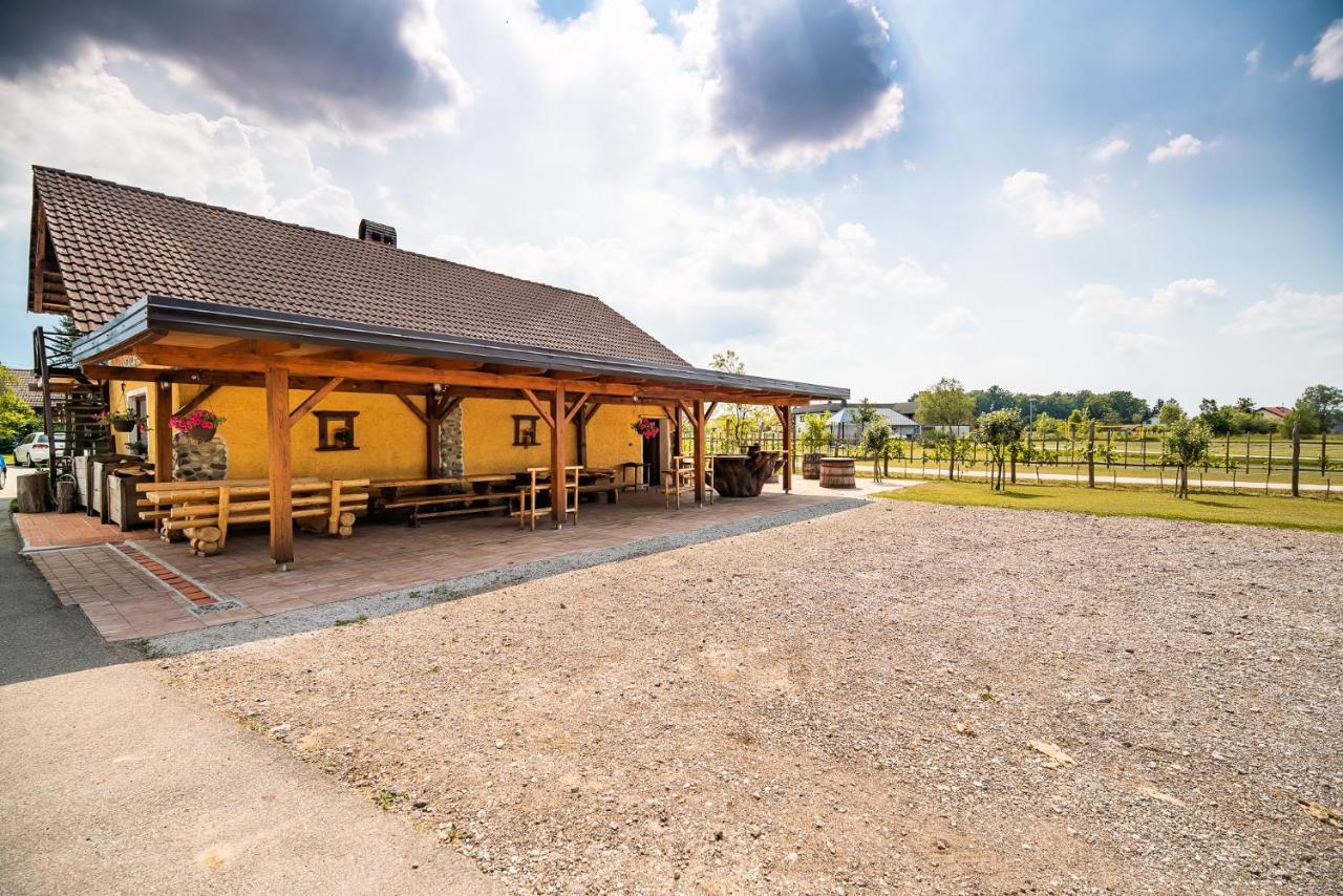Apartment with Sauna pr' Geči - B&B