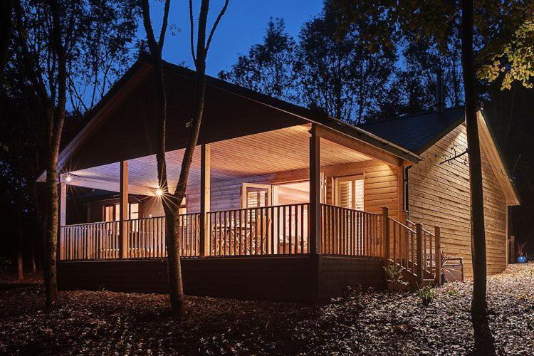 Willow Lodge, Hot Tub, Woodburner - Ferienwohnung Exeter