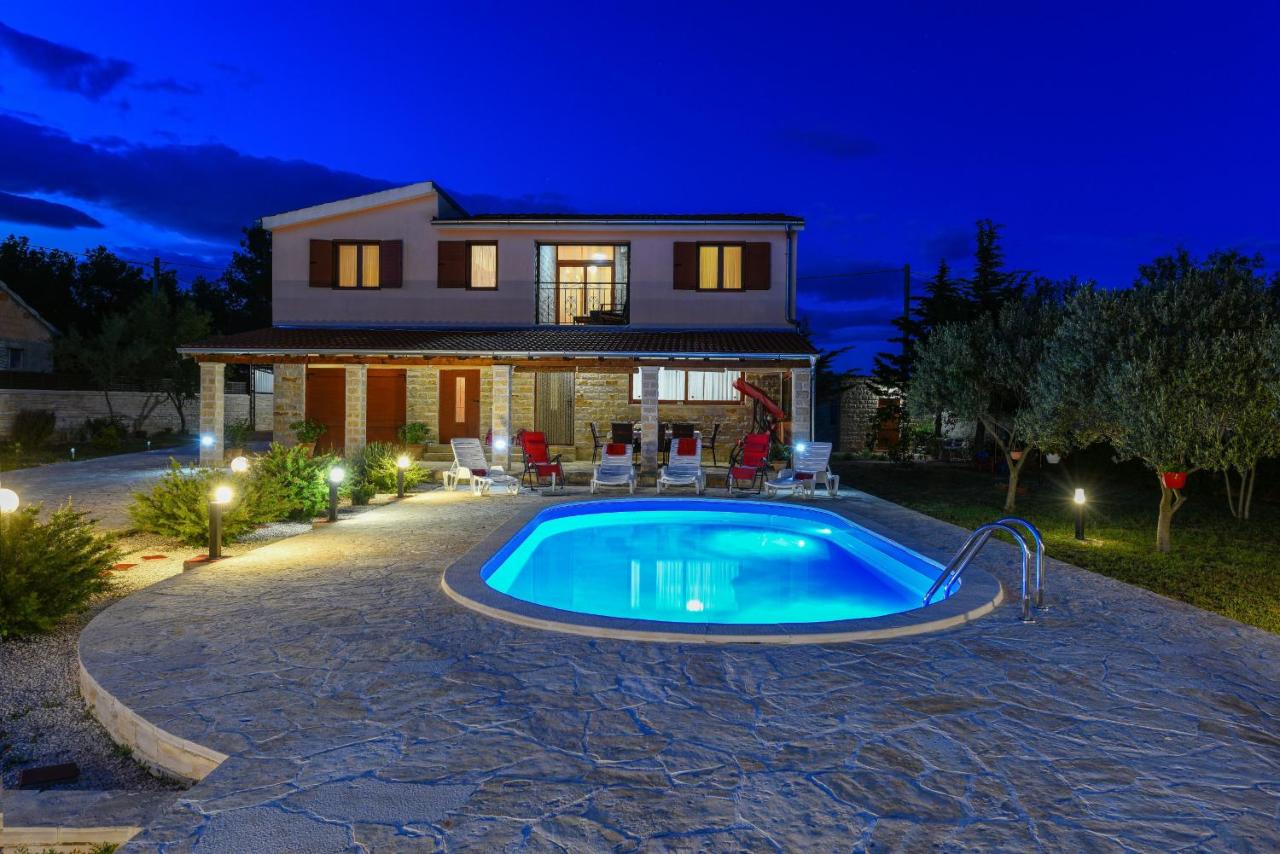 Villa Ivana ZadarVillas - Chambres d'hôtes Lisičići