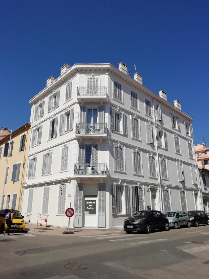 Appartement 5MN plages CANNES la Bocca - B&B