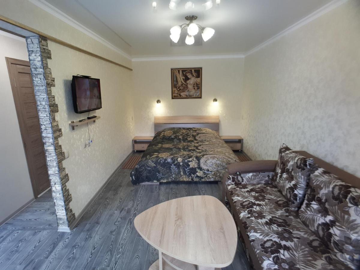 B&B Ust-Kamenogorsk - Lux Apartment on Mayakovsky 6 - Bed and Breakfast Ust-Kamenogorsk