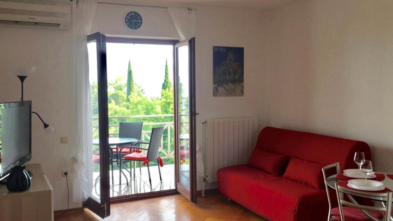 Apartment Lapov, beautiful view, private free parking - B&B Ičići
