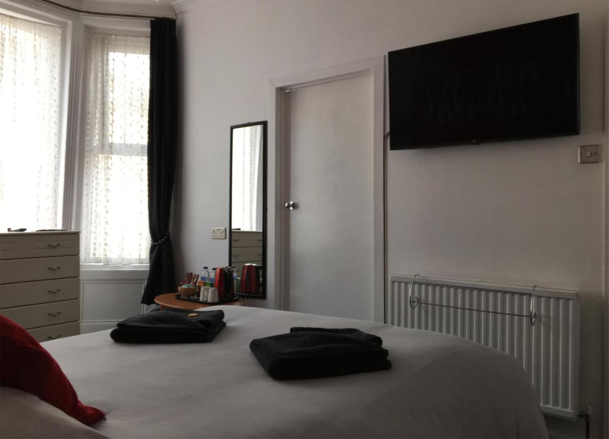 Large Double Room with Bathroom