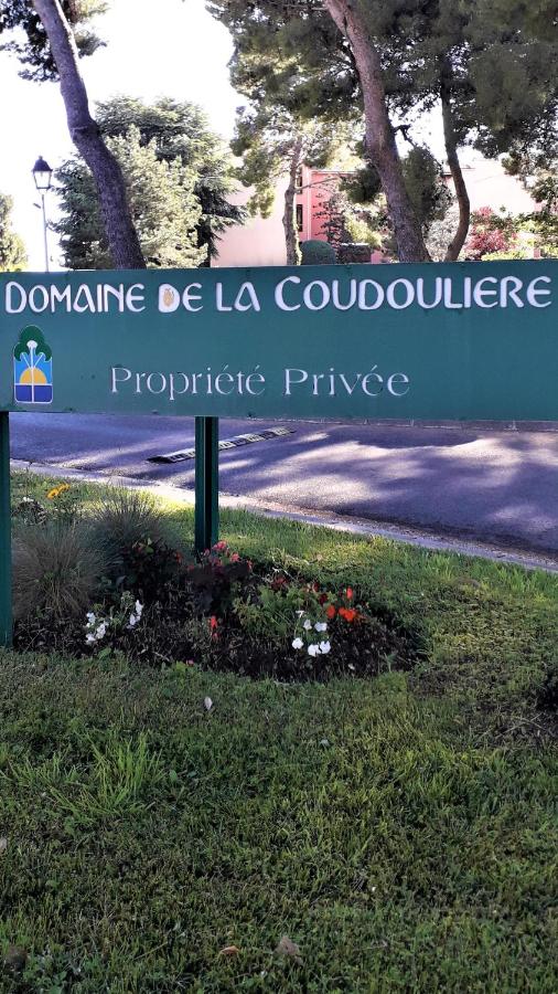 Domaine de La Coudouliere, Vue Mer, Plage, Piscine et Parc - B&B
