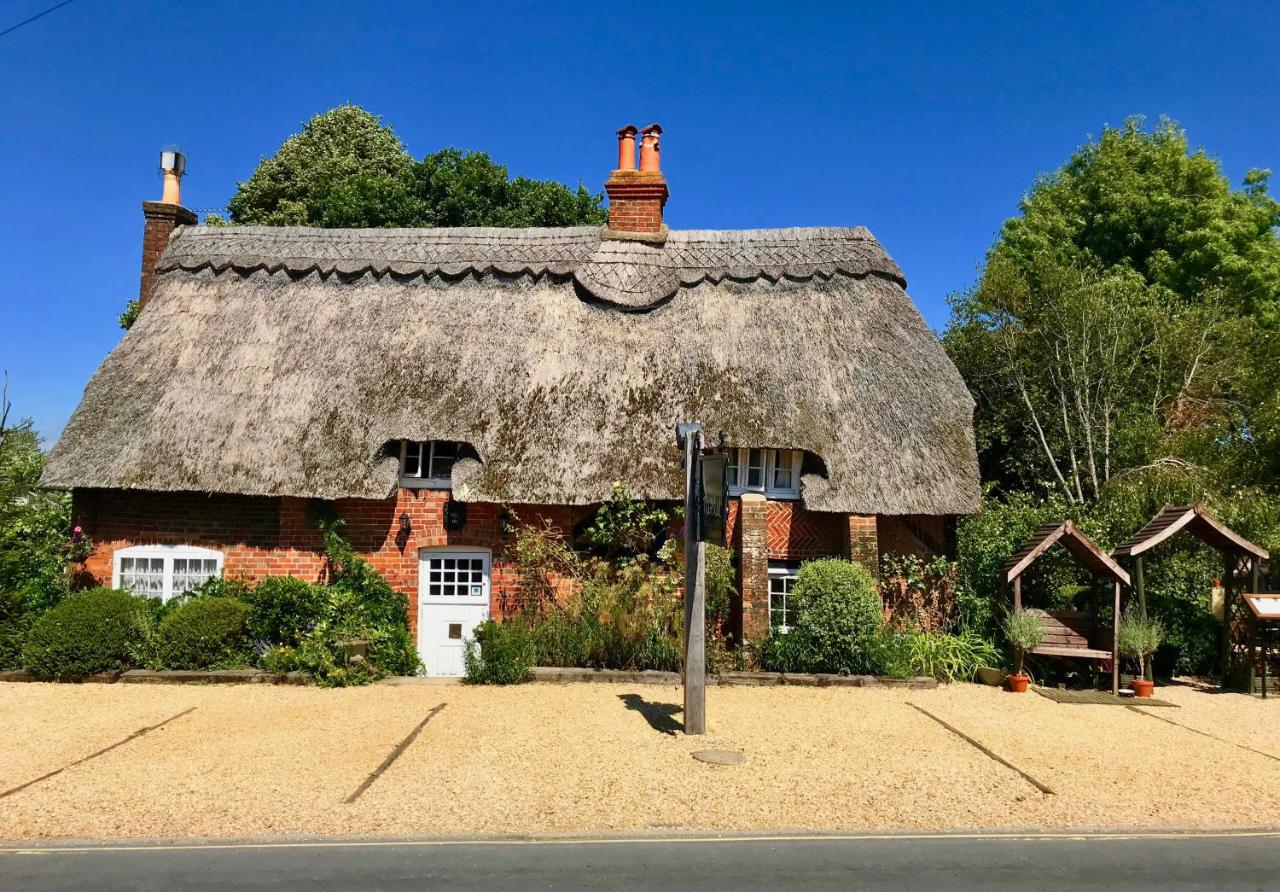 B&B Brockenhurst - Thatched Cottage Hotel - Bed and Breakfast Brockenhurst