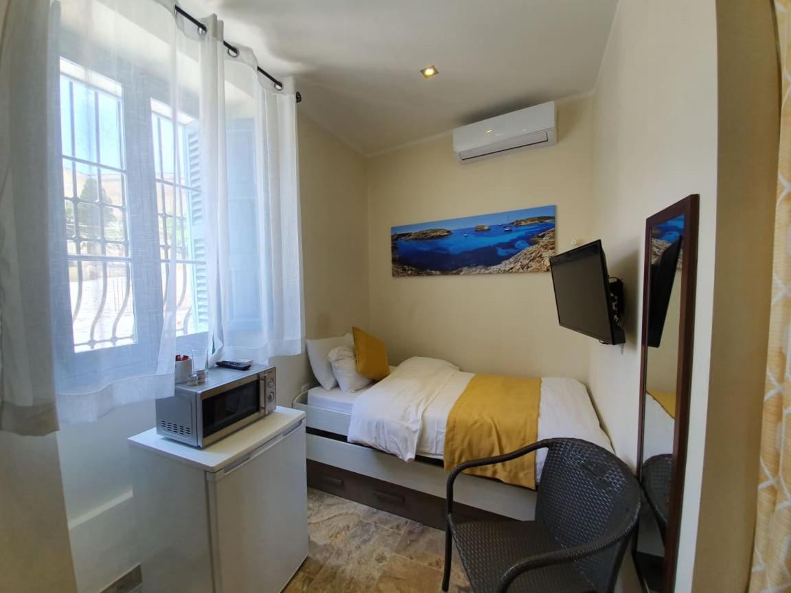 Economy Single Room