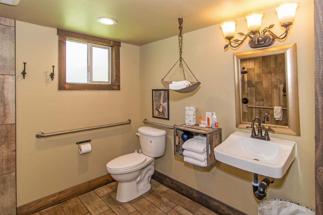 ADA Accessible Queen Studio #3